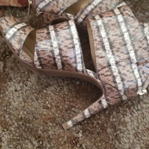 Heels - Picture 8 of 8